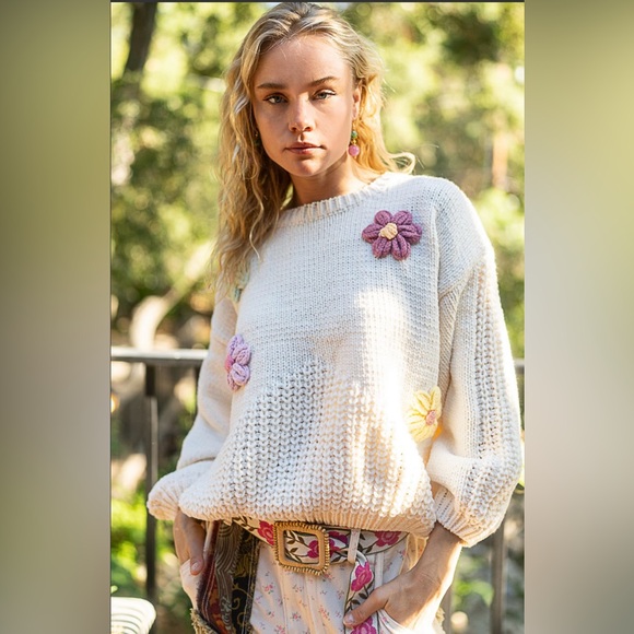 Closeout!▪️NWT POL Chenille Knit Sweater -Multi Flower Appliqués in Powder Cream - Picture 2 of 5